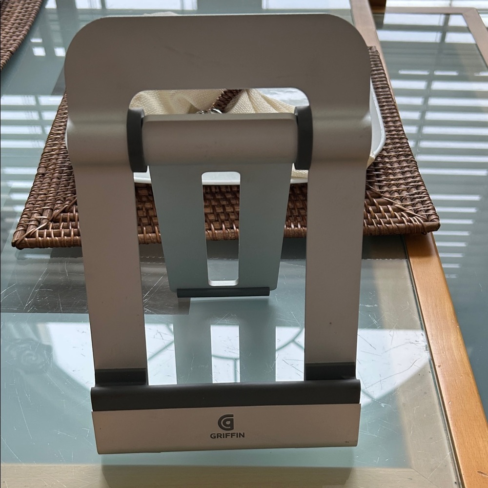 Griffin Silver Tablet Stand - Picture 2 of 5